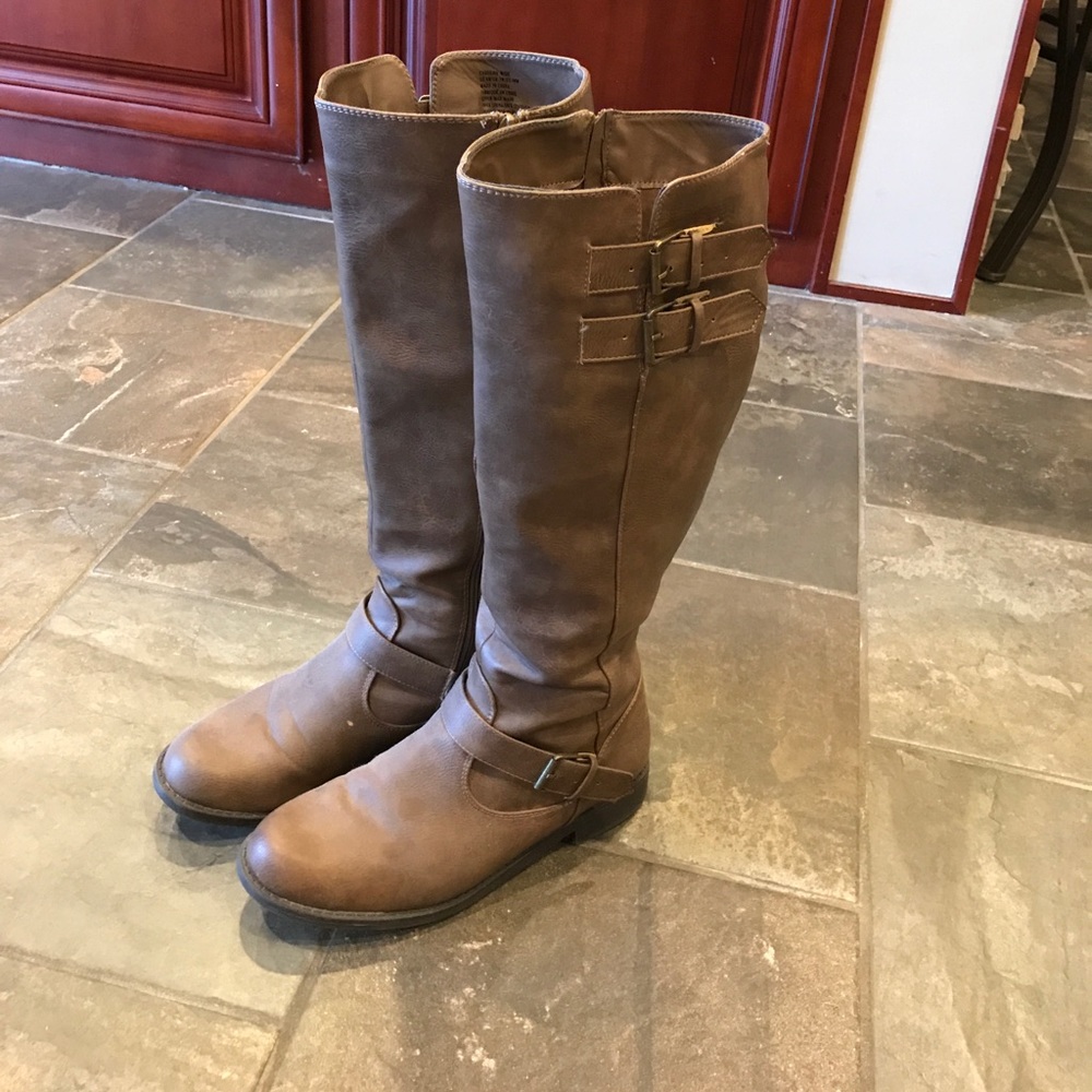 Wide-calf knee-high boots